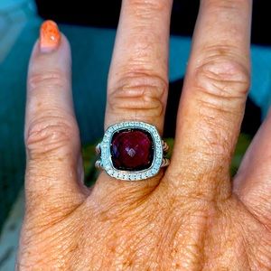 HOST’S PICK ❤️🌈😇🌸🎉 🎈🎊